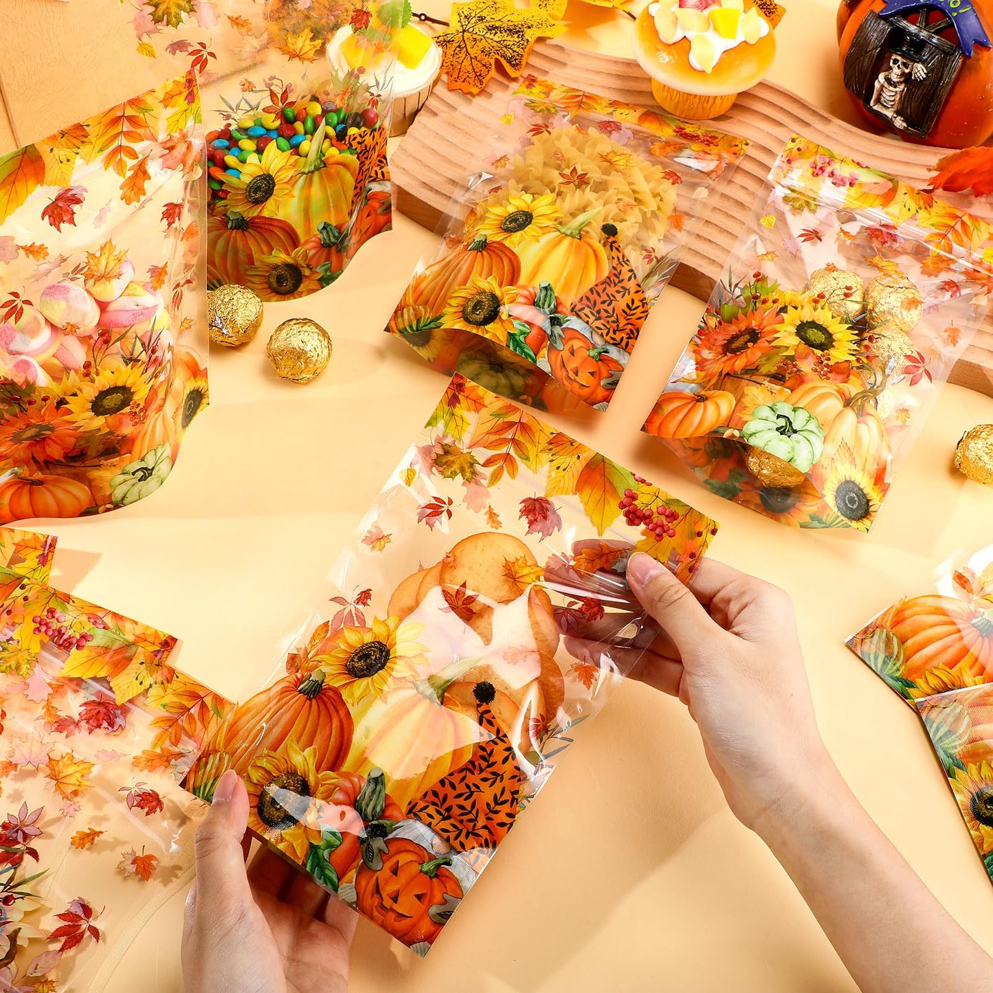 Capoda 100 Pcs Thanksgiving Gift Bags Resealable Clear Fall Treat Bags Maple Leaf Treat Plastic Pouches Pumpkin Favor Pouch for Autumn Harvest Party Candy Small Gift Wrapping Supplies Decoration