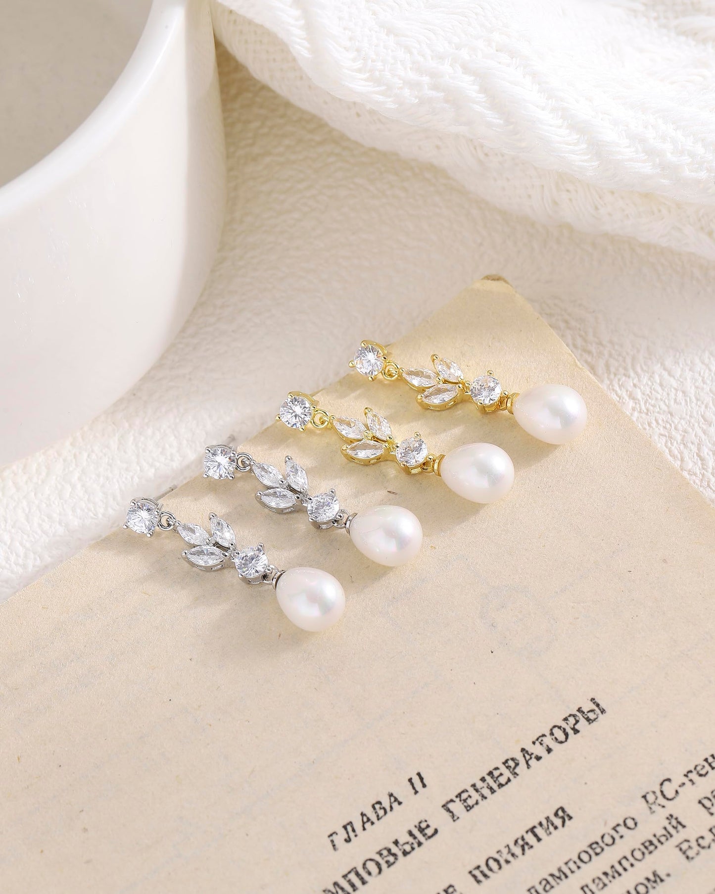 Pearl Earrings for Women, 14k Gold Plated Dangle Pearl Diamond Earrings Bridal Shower Gifts Wedding jewelry for Women