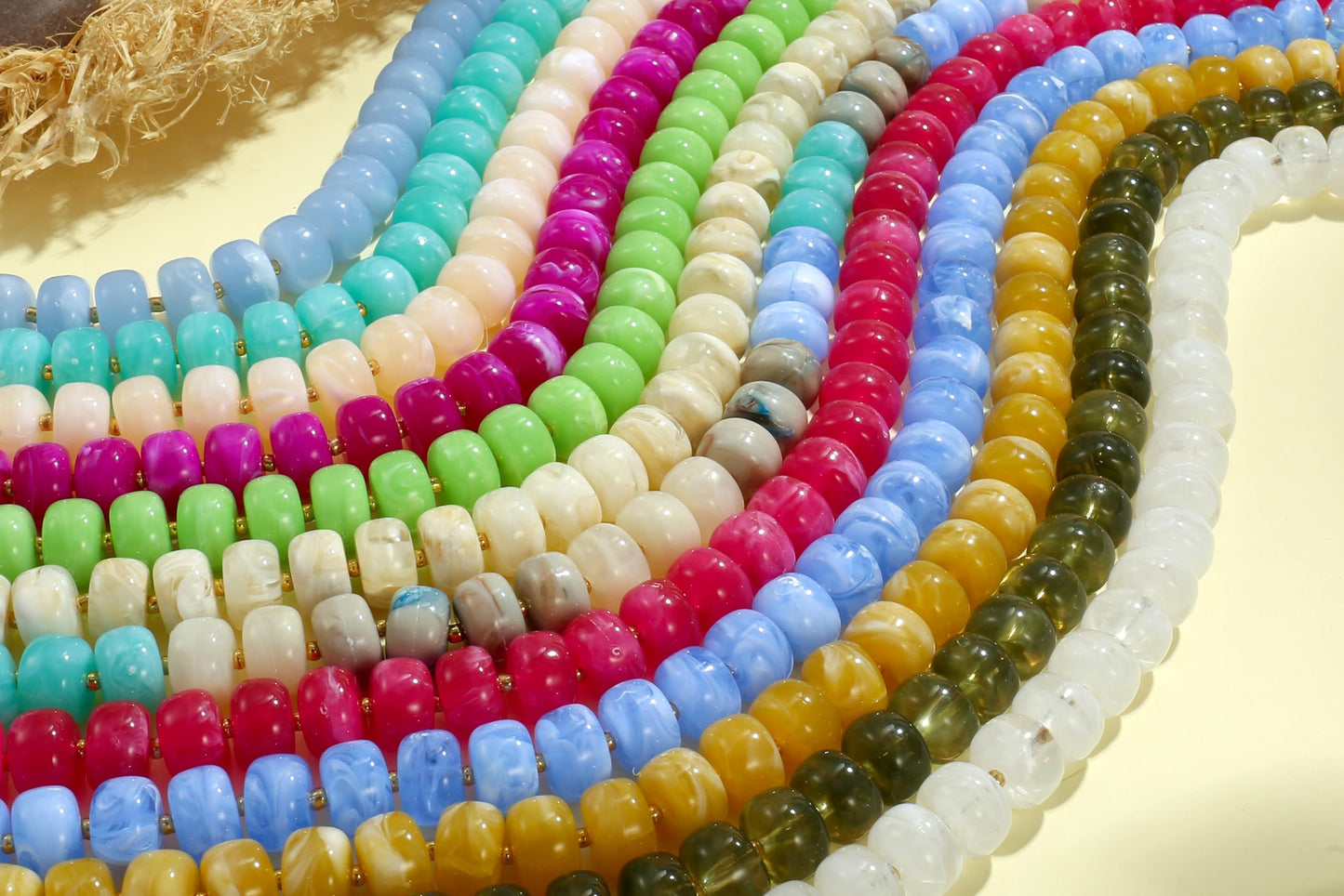 Badu Beige Chunky Beaded Necklace for Women,Acrylic Bead Choker Statement Necklace Cute Trendy Necklaces Jewelry Gifts