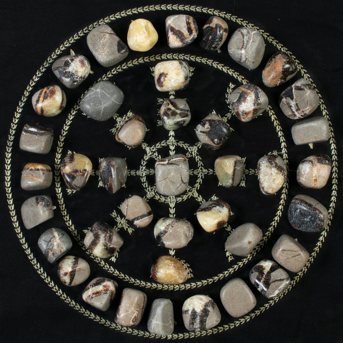 Crocon® 1lb Septarian Tumble Stones And Crystals Bulk 2000+ Carats Natural Crystal Kit For Reiki Healing Crystal Polished, Tumble Stones, Chakra Balancing, Gift, Home Decor Size : 20-25 mm