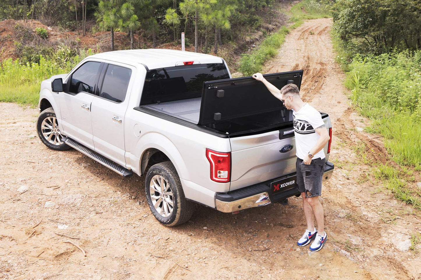 XCOVER Low Profile Hard Folding Truck Bed Tonneau Cover, Compatible with 2022-2026 Frontier 5' Bed, w/wo/Track