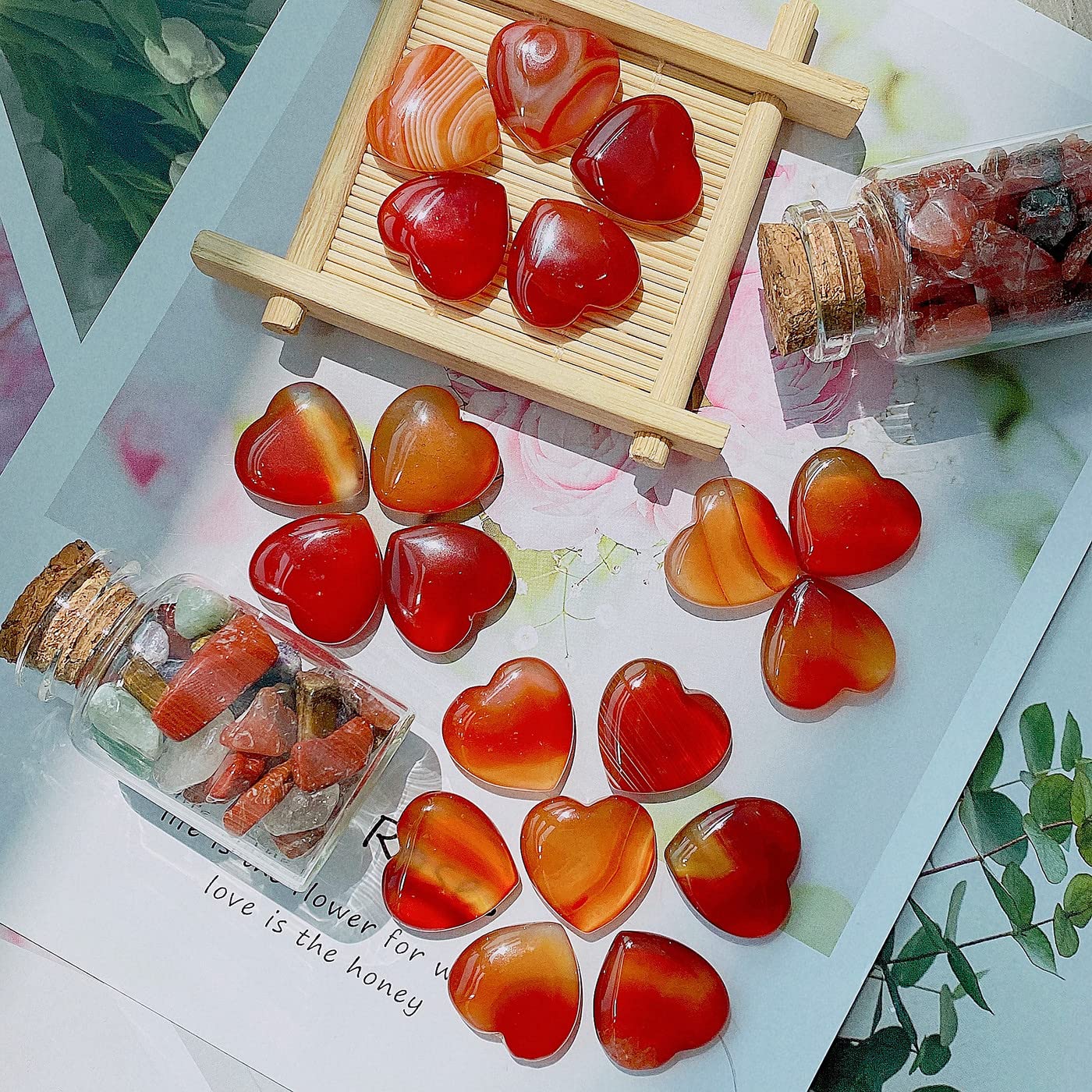 20 PCS Natural Heart Healing Crystals Red Carnelian Agate Polished Crystal Mini Pocket Stones Cute Palm Love Gemstones Set Bulk Wholesale Reiki Energy Balancing Meditation Valentine's Day Gift