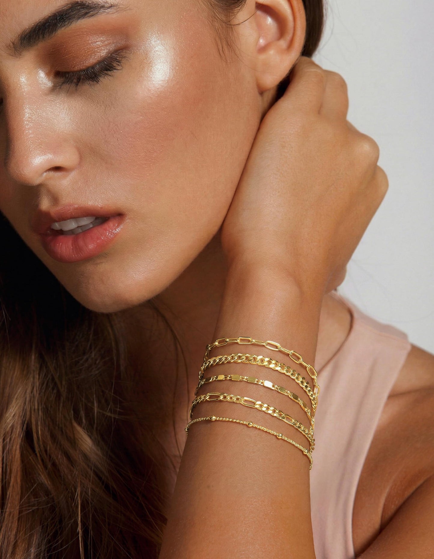 Gokeey Gold Bracelets for Women Trendy 14K Gold Plated Jewelry Sets Stack Dainty Stackable Paperclip Cuban Figaro Chain Bracelets Pack Layered Link Chain Bracelet for Women Cute 5pcs Adjustable