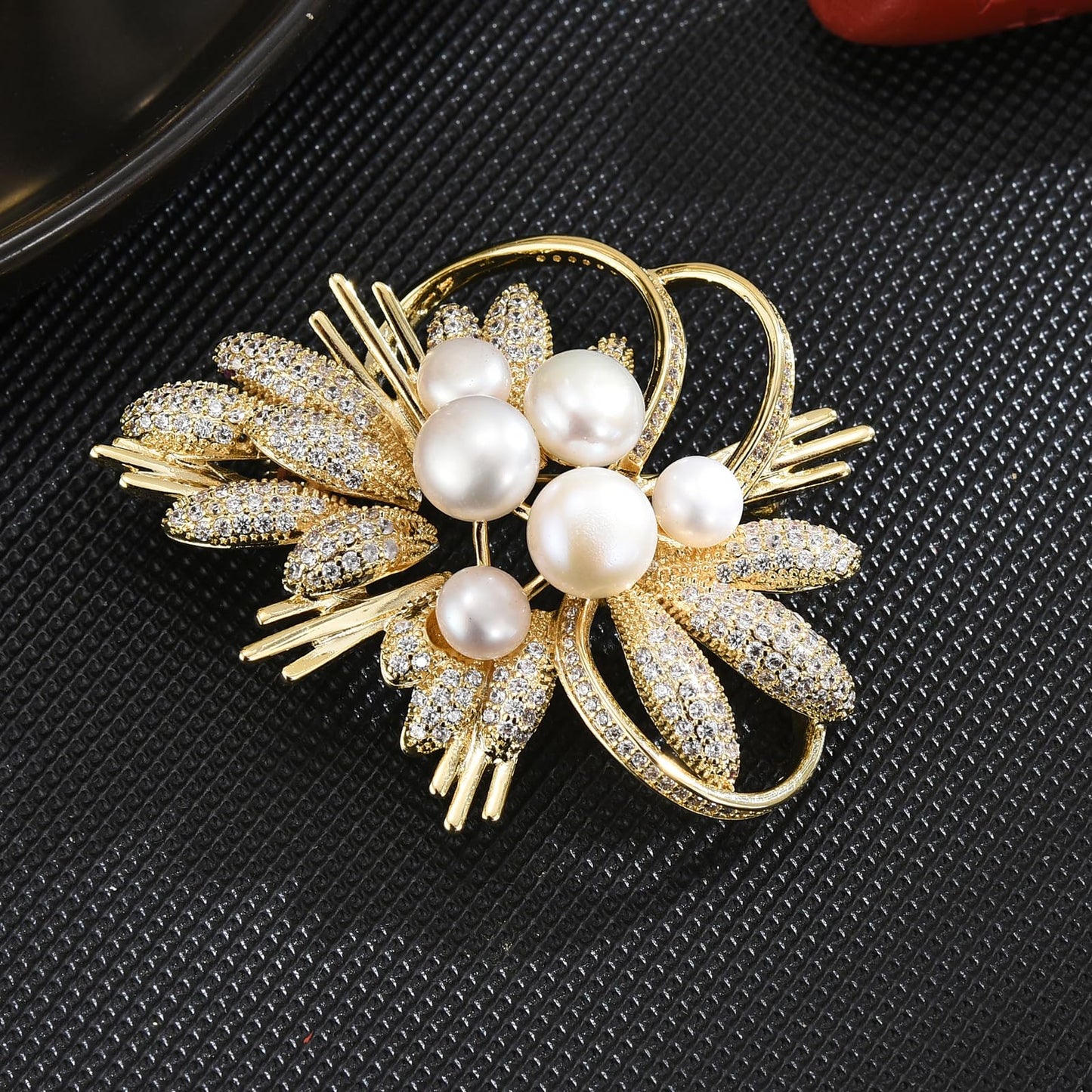 AILONMEI Pearl Flower Brooch and Pins for Women Large Gold Luxury Elegant Pin Christmas Gift Jewelry (GS003)