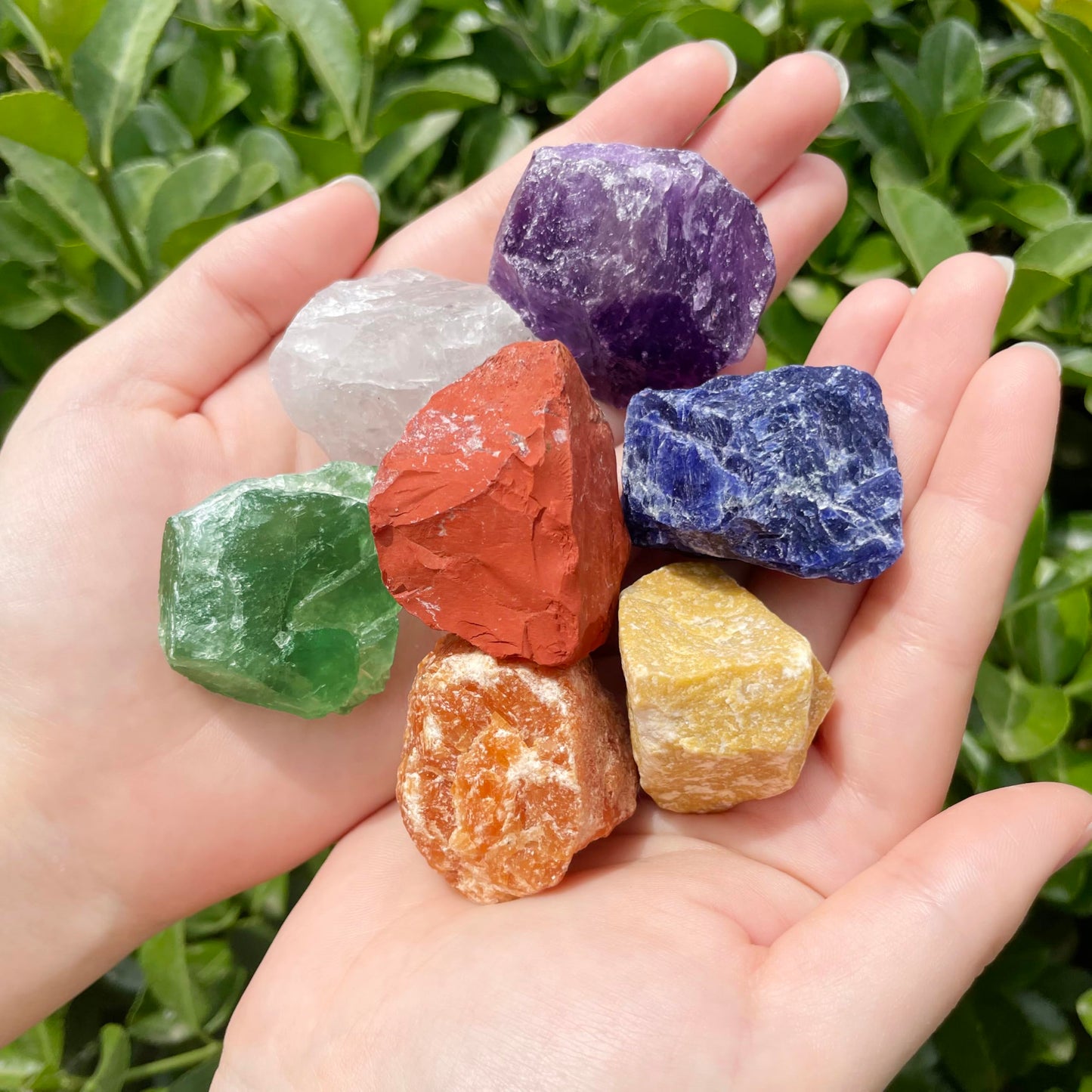 YAFU HOME 7Pcs Chakra Stones and Healing Crystals Gift Box - 7 Premium Raw Stones, Amethyst, Clear Crystal, with Velvet Pouch, Beginner's Gifts, for Meditation, Yoga, Reiki