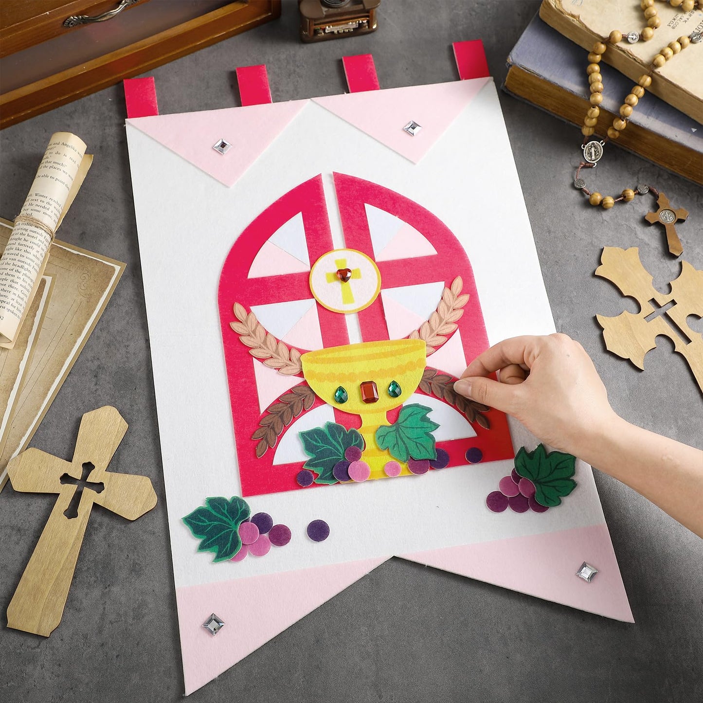 HunnmingRe First Communion Banner Kit for Girls and Boys, 12 x 18 Inches 1st Holy Communion Banner Kits Felt Catholic Gifts for Sunday School DIY Arts and Crafts(Stylish)