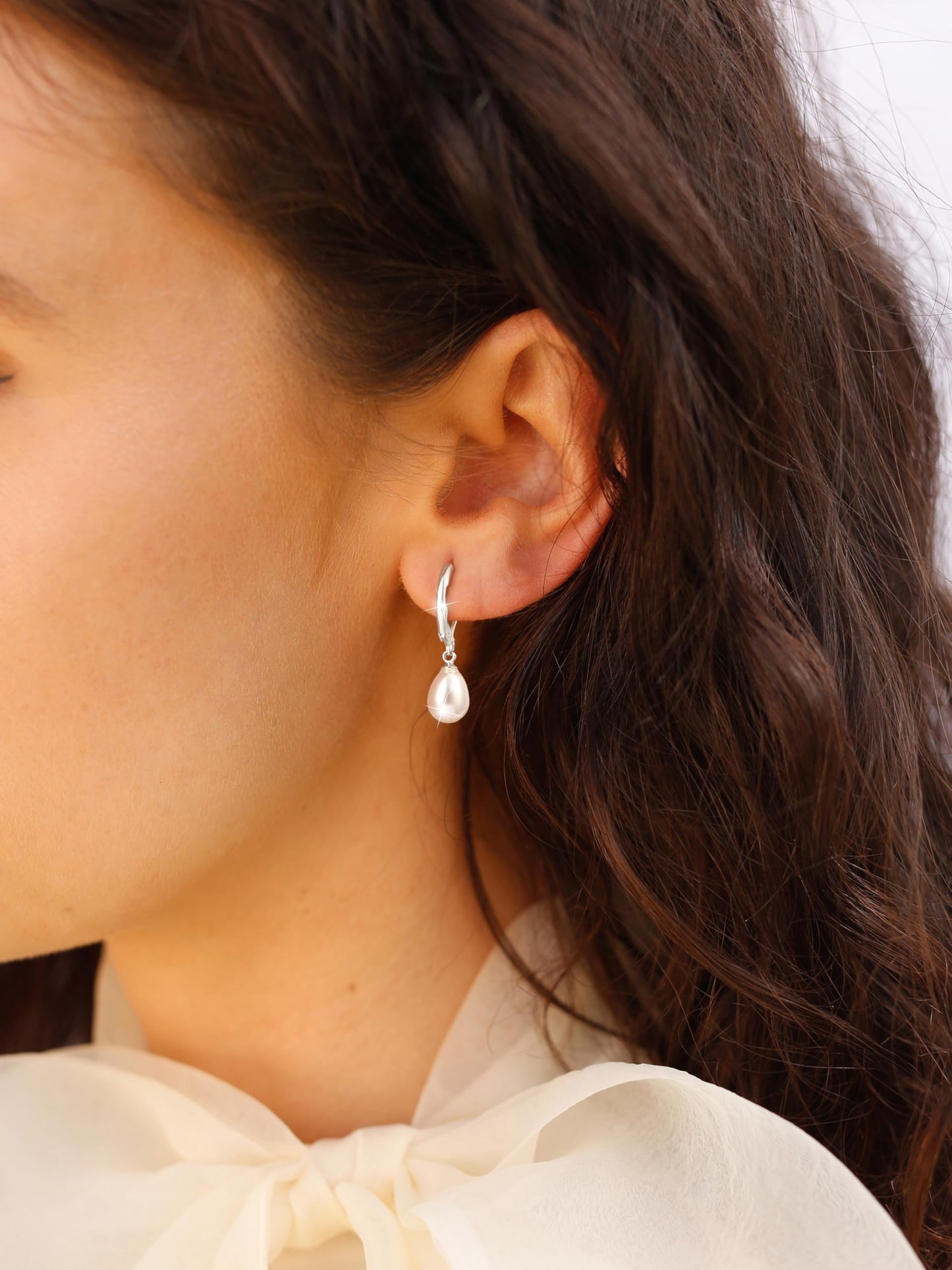 Freekiss Silver Pearl Earrings for Women: Trendy Dangle Earrings Dainty Hypoallergenic 925 Sterling Silver Leverback Dangle Earrings for Women Prom Wedding Earrings Silver Jewelry for Women