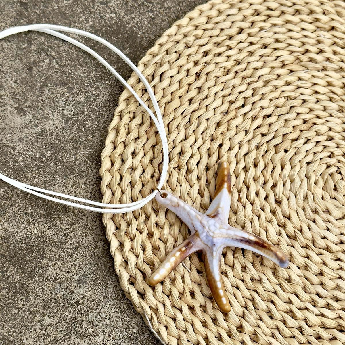 Large Starfish Shell Necklace for Women Bohemian Starfish Pendant Necklace Dainty Coastal Jewelry Summer Sea Vacation Necklaces Adjustable Shell Necklaces Summer Beach Surfer Jewelry Outfits Accessories (White)