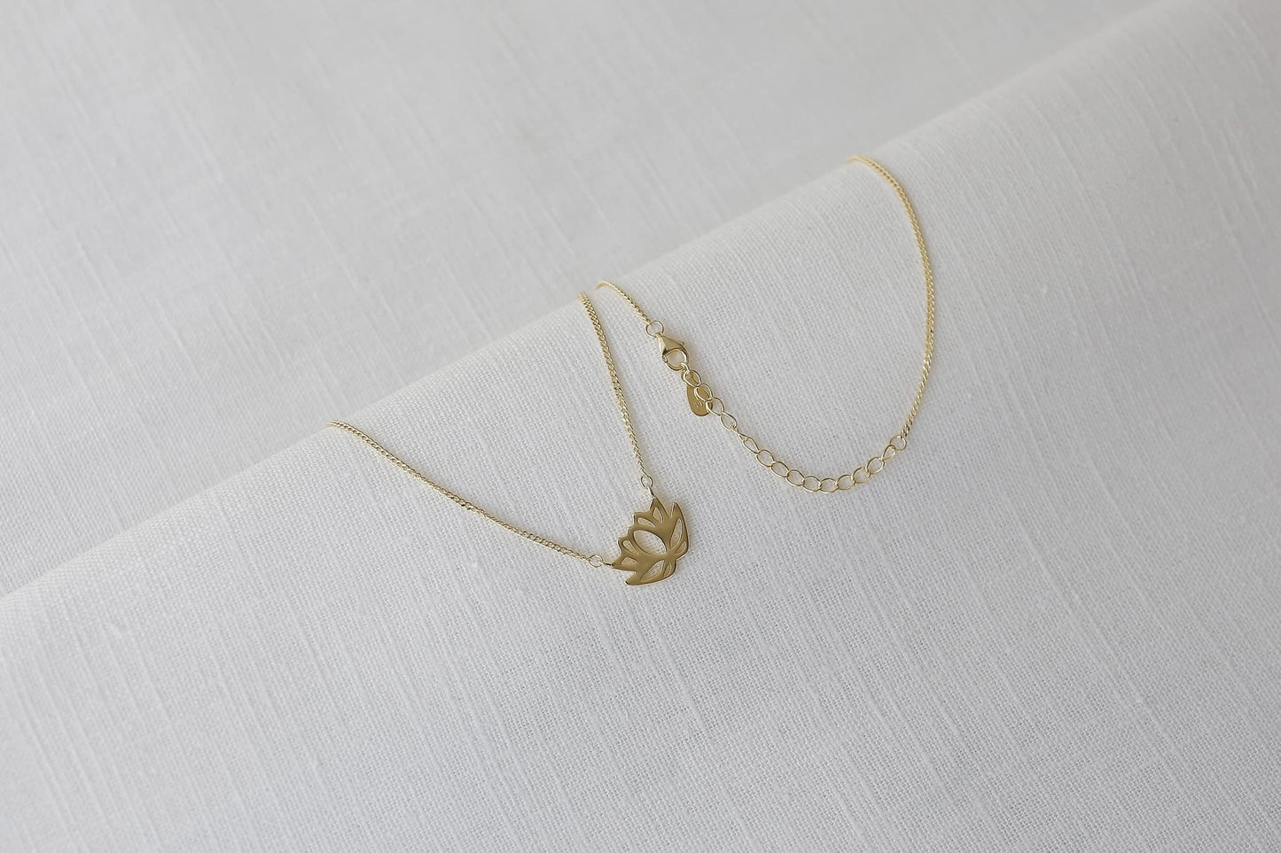 LUUK LIFESTYLE 925 sterling silver necklace with lotus flower pendant, HAPPINESS gift card, Asian zen jewelry for her, gift idea for friend, fiancée, birthday, adjustable chain length, gold
