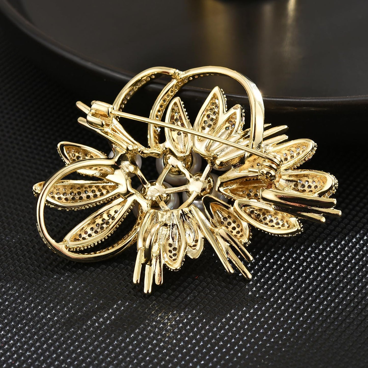 AILONMEI Pearl Flower Brooch and Pins for Women Large Gold Luxury Elegant Pin Christmas Gift Jewelry (GS003)