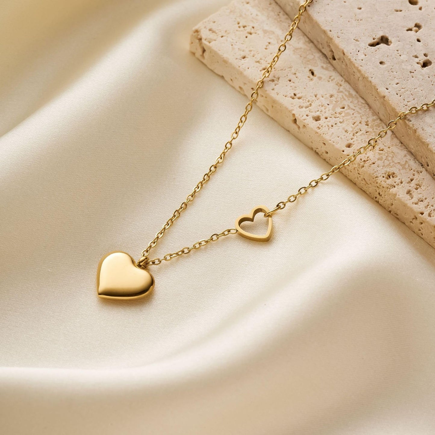 18k Gold Plated Heart Necklace for Women, Adjustable 18-20 Inch Love Heart Pendant Choker, Elegant Gift for Valentine's Day, Anniversary, Birthday for Her, Girlfriend, Wife (Stackable Layering)