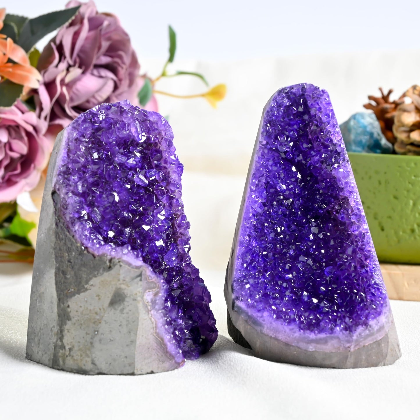 CrystalHola 200-700g Selected Raw Geode Quartz Cluster Home Feng Shui Ornaments Energy Stone Healing Tools Meditation Feng Shui Decoration,Stone Display Piece, Mineral Specimen (Purple, 200-300g)
