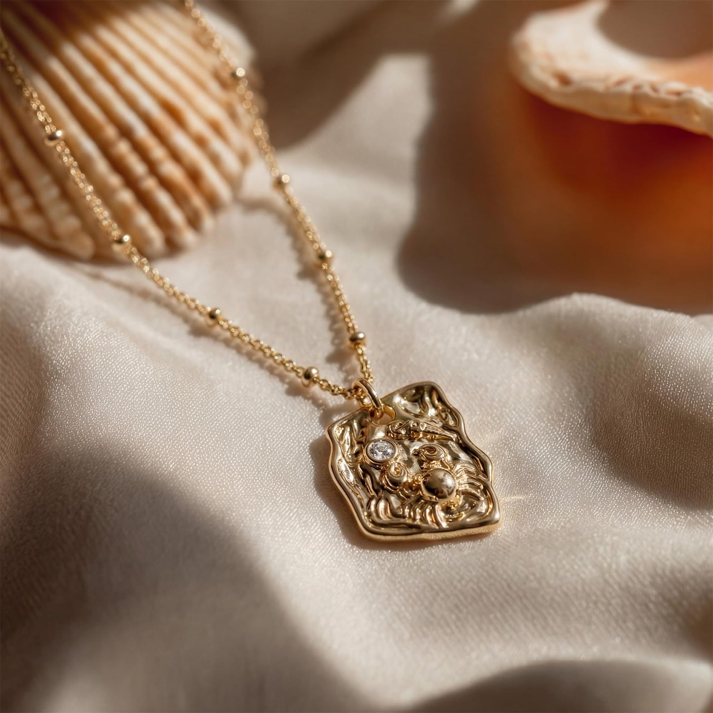MEVECCO Dainty Gold Crab Pendent Necklace for Women 18K Gold Plated Beach Cute Crab Necklace Boho Handmade Ocean jewelry