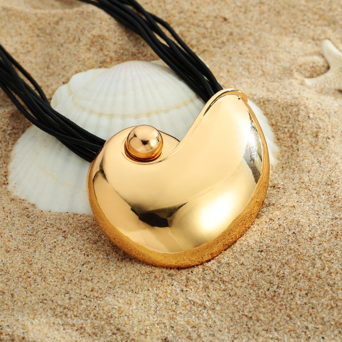 WOWORAMA Chunky Conch Shell Necklace for Women Heavy Gold Sea Snail Shell Necklaces Little Mermaid Leather Choker Necklaces Sea Witch Cosplay Necklace Holiday Jewelry