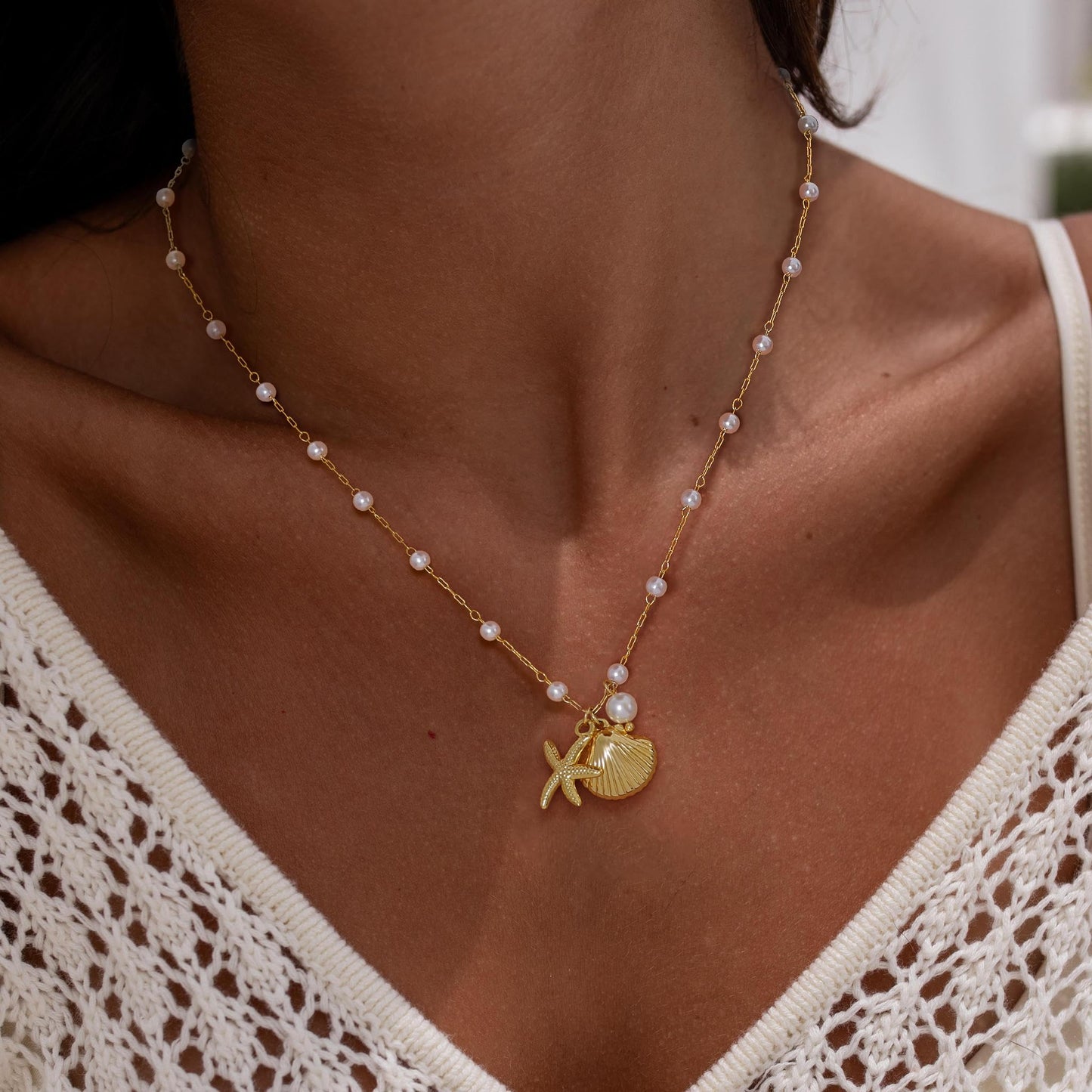 Charm Necklace for Women, 14k Gold Plated Boho Summer Shell Necklace Cute Gold Necklaces for Women Trendy Beach Pearl Seashell Pendant Necklaces Fashion Waterproof Summer Jewelry