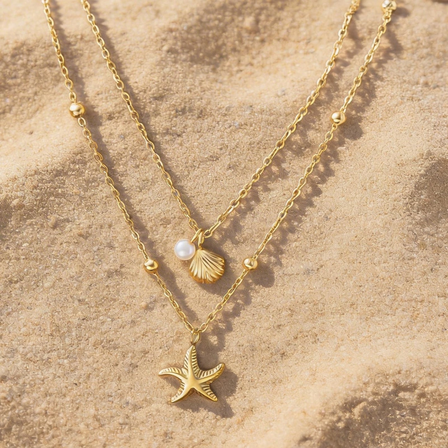 Shell Starfish Necklace for Women Gold Tone Layered Beach Jewelry Pearl Seashell Charm Adjustable Coastal Necklace for Summer Vacation Outfits Gifts