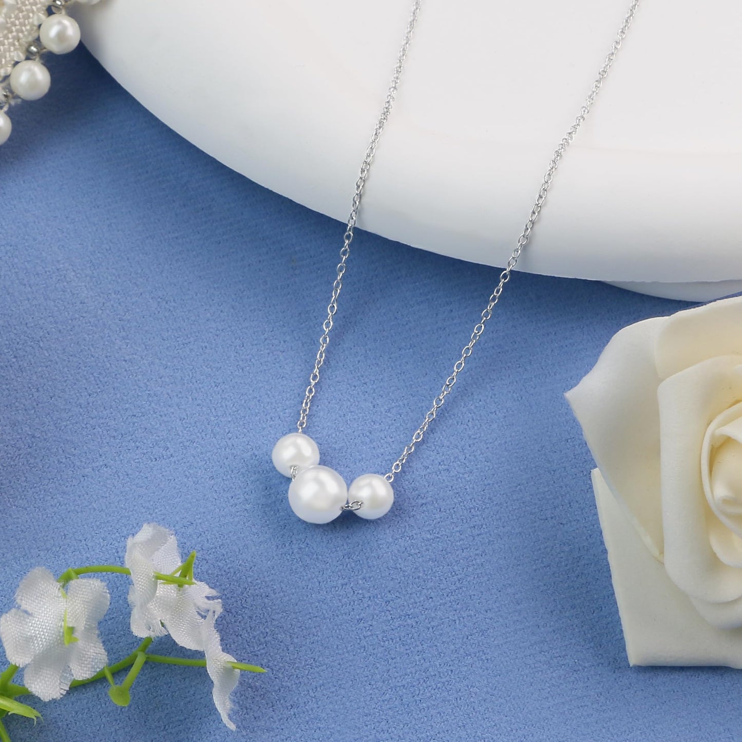 Trinckle Silver Pearl Necklace, Dainty Strands Pearl Pendant Necklace for Women, Silver Prom Jewelry Pearls Charm Necklace, Cute Necklaces for Teen Girls White Choker Necklace