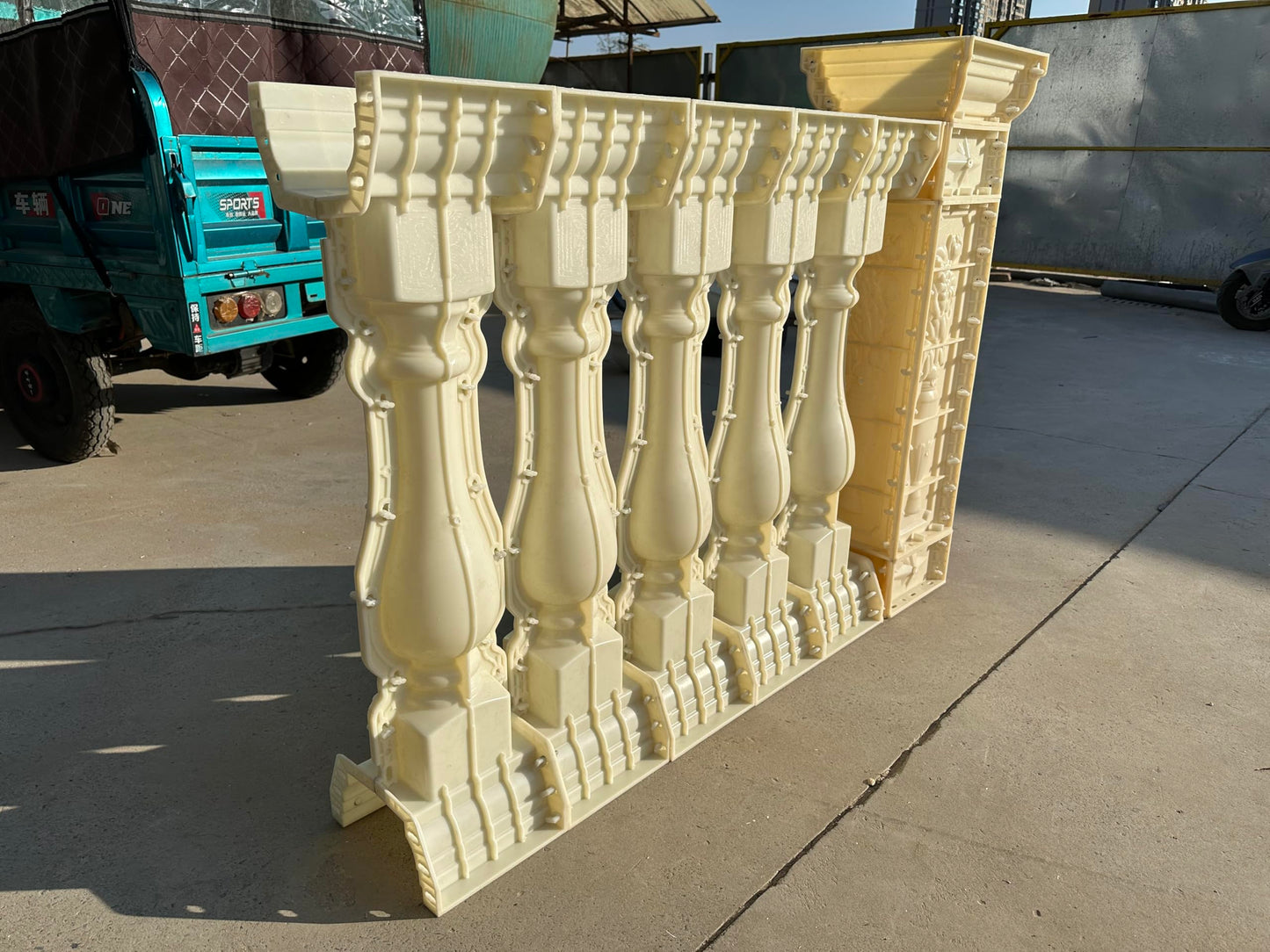 5pcs Per Meter ABS 89cm Terrace Casting Decorative handrail vase Column Concrete Fence Form Balustrade Mold for Sale