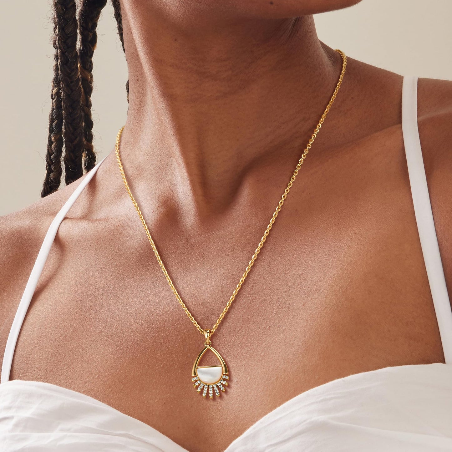 Fettero Dainty MOP Necklaces for Women, 14K Gold Plated Teardrop Pendant Cute Charm Neclace Delicate Pearl Beach Gold Necklace for Women Jewelry Gift