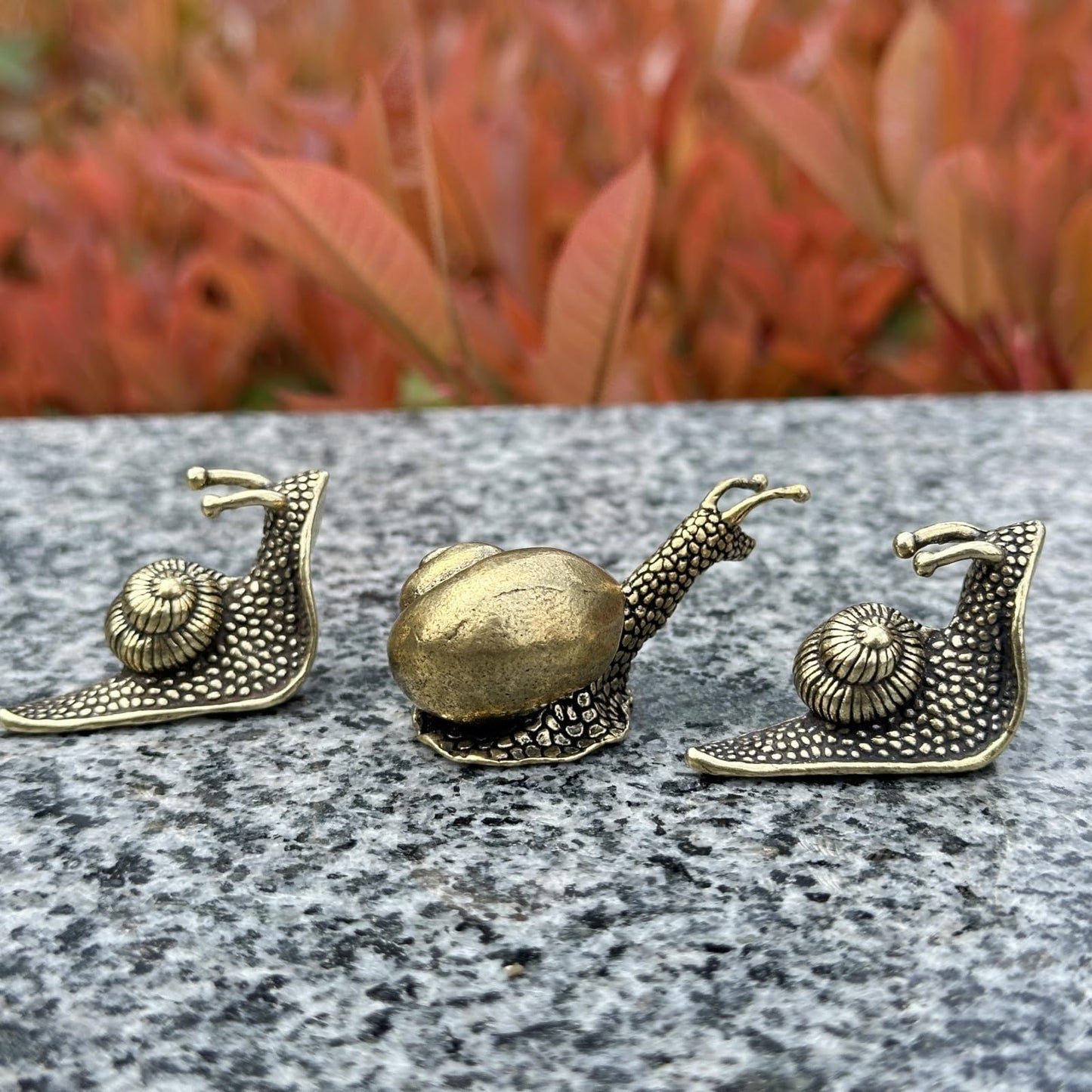 XYLIBLLA 3Pcs Brass Snail Statue Decor, Retro Mini Copper Snail Statue Home Decoration for Living Room and Desk, Outdoor Pond Garden Lawn Decor Landscaping,Landscape Animal Statue
