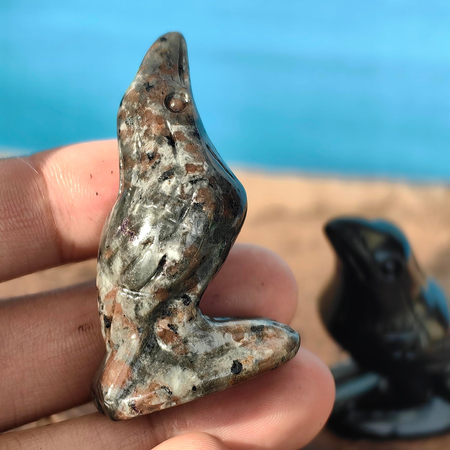 2" Natural Obsidian Flame Stone Crystal Crow Raven Statue Healing Crystal Handmade Sculpture Guardian Pocket Statues Reiki Bird Meditation Office Home Decoration Gift (Flame Stone and Obsidian)
