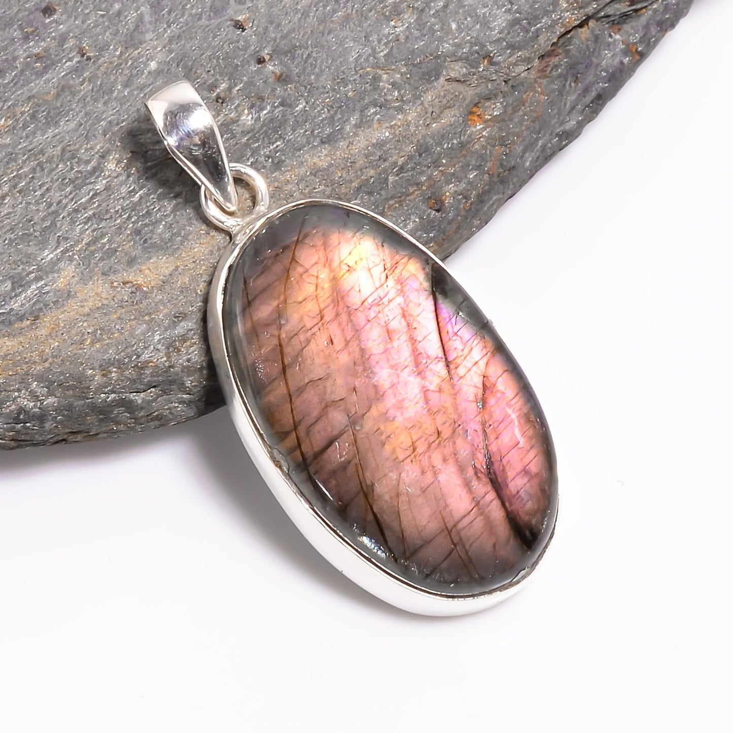 SIVARA Labradorite Pendant Necklace – Handmade Oval Crystal Pendant in 925 Sterling Silver – Healing Gemstone Jewelry Gift for Women – February Birthstone - Boho Spiritual Necklace