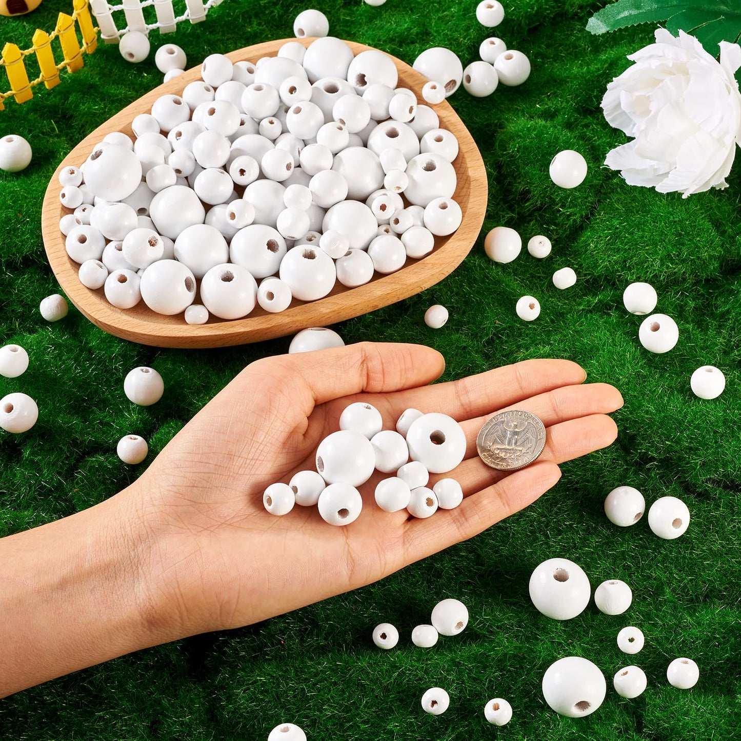Pandahall 555 Pcs White Wooden Beads - 5 Sizes, Natural Wood Round Bead, Painted Wood, Large Hole, Wooden Spacer, Smooth for Farmhouse Garland, Craft Decor, Jewelry Making
