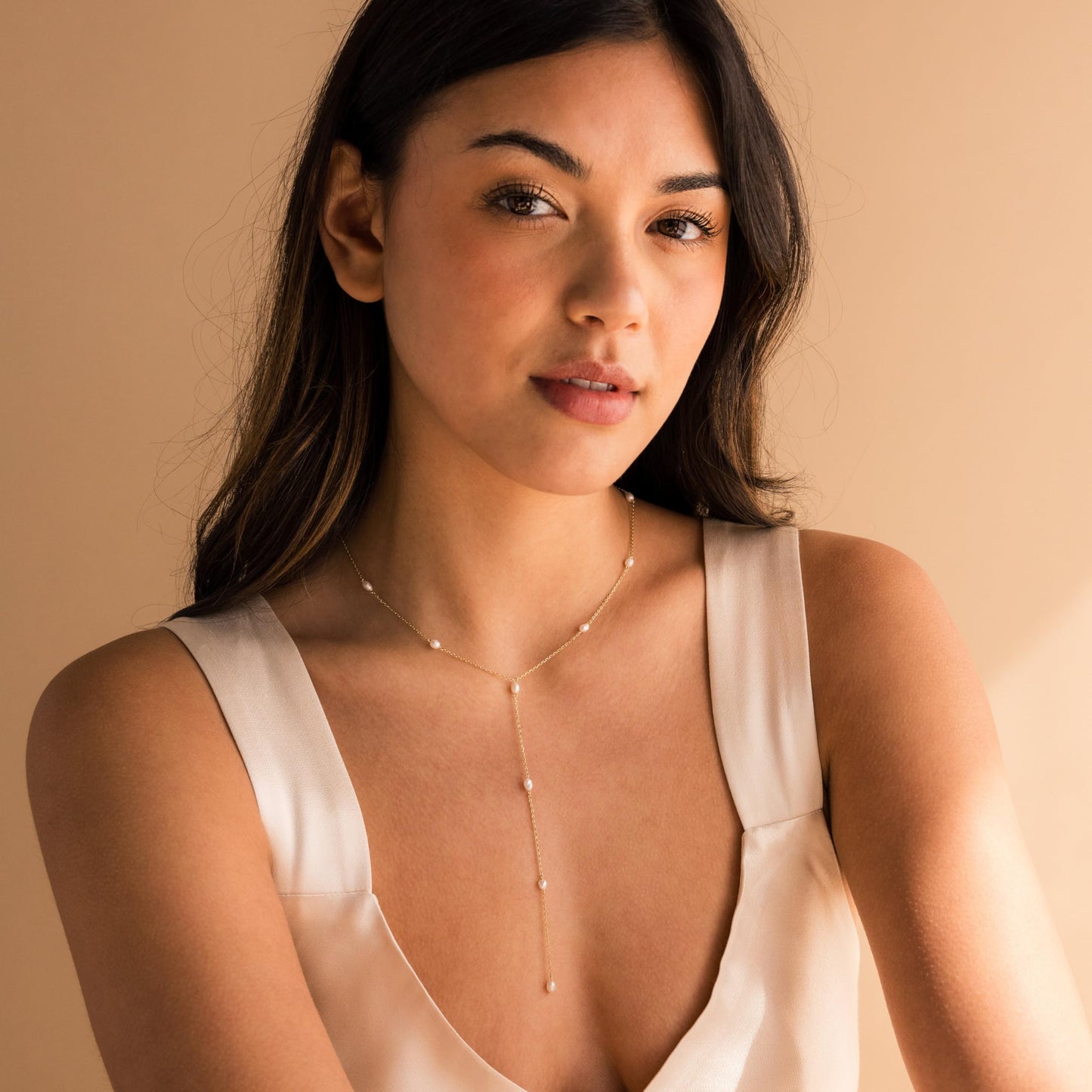 Treasure Bender Lariat Pearl Gold Necklace for Women Dainty Long 14k Gold Plated Y-Shaped Body Chain Choker Necklace Pendant Charm Necklaces Trendy Non Tarnish Gold Jewelry for Women