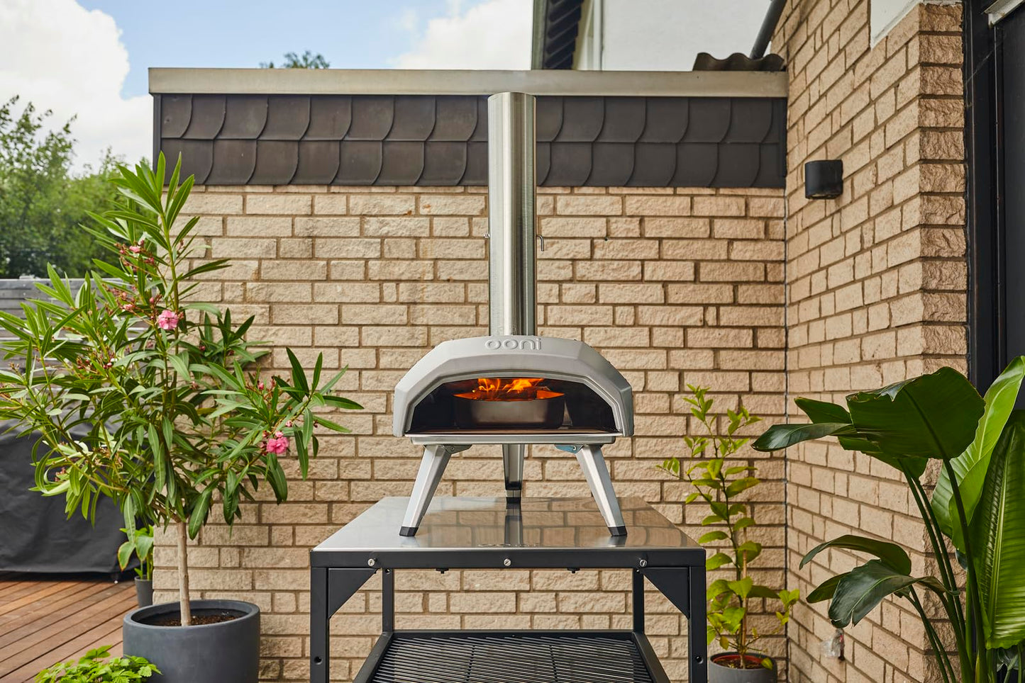 Ooni Karu 12 Multi-Fuel Outdoor Pizza Oven – Reaches 950°F and Cooks 12 Inch Pizzas and More in 60 Seconds - Portable Wood and Gas Grill with Pizza Stone, Dual Fuel Ooni Pizza Oven