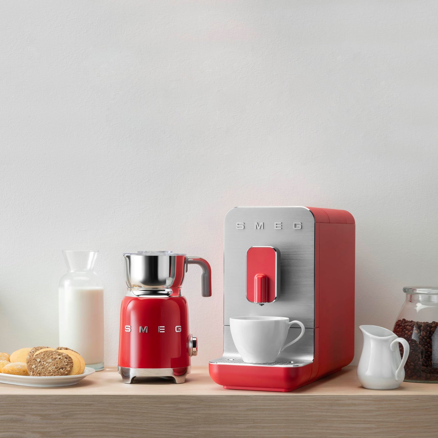 Smeg BCC01RDMUS Fully Automatic Coffee Machine, Red
