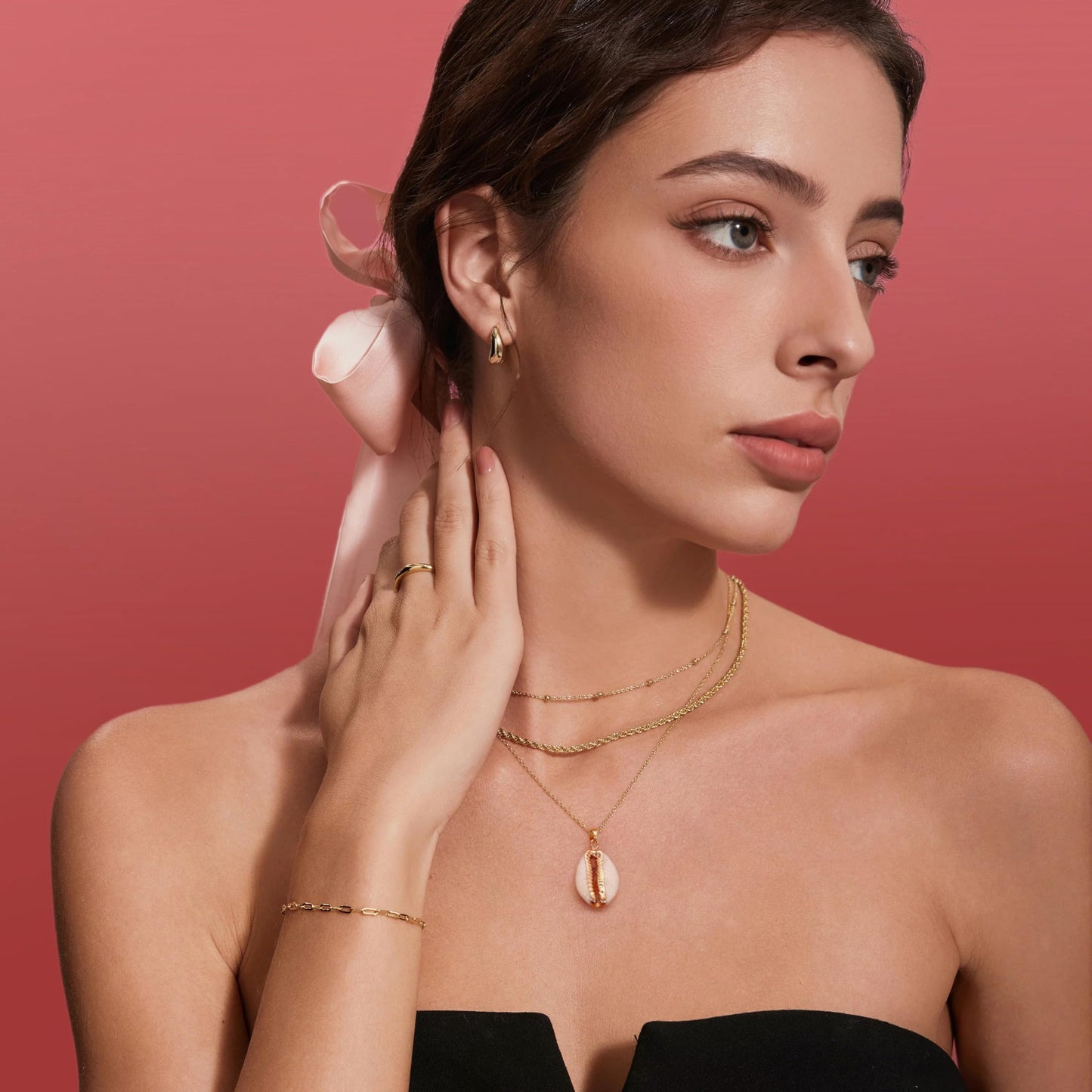 POTESSA 18K Gold Plated Seashell Necklace Gold Puka Shell Necklace Summer Boho Beachy Charm Jewelry For Women Gift