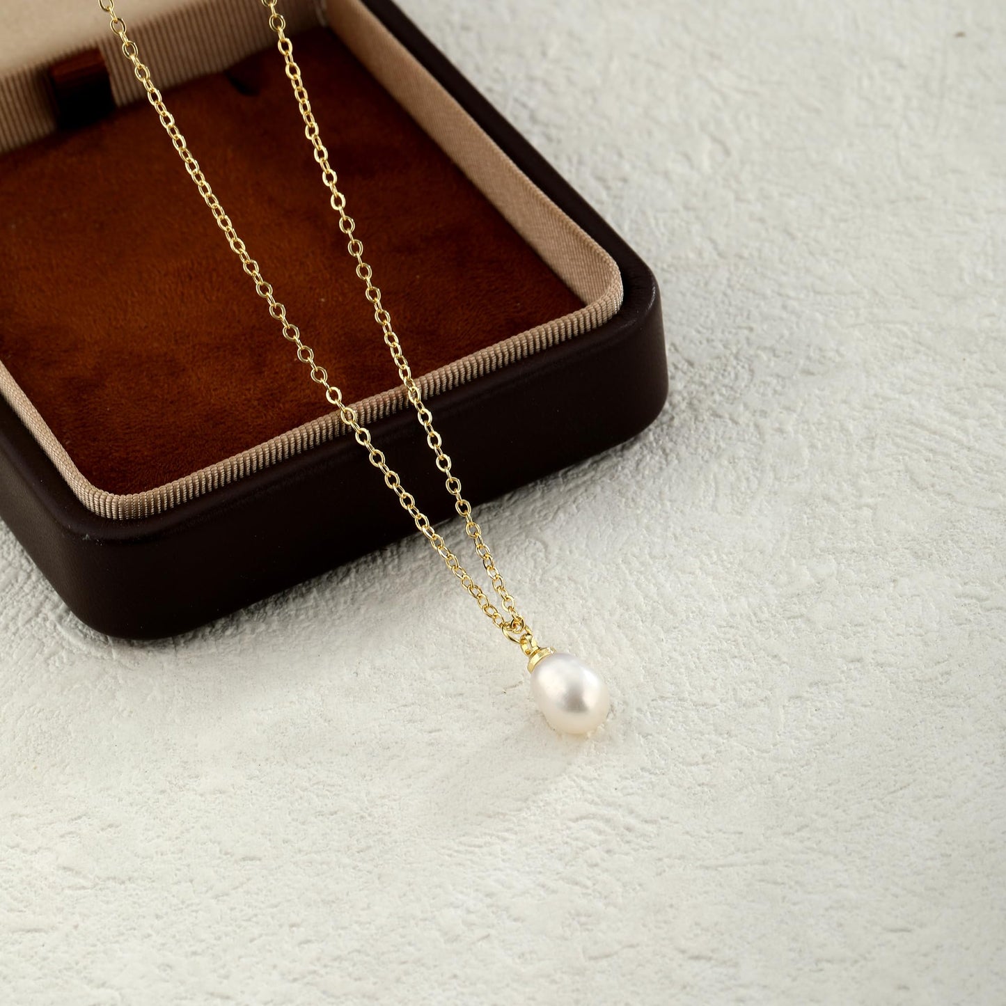 Sargetou Pearl Necklace for Women,14k Gold Plated Waterproof Cute Dainty Choker Necklace Drop Vintage Single Pearl Chain Trendy Jewelry Fashion Gift