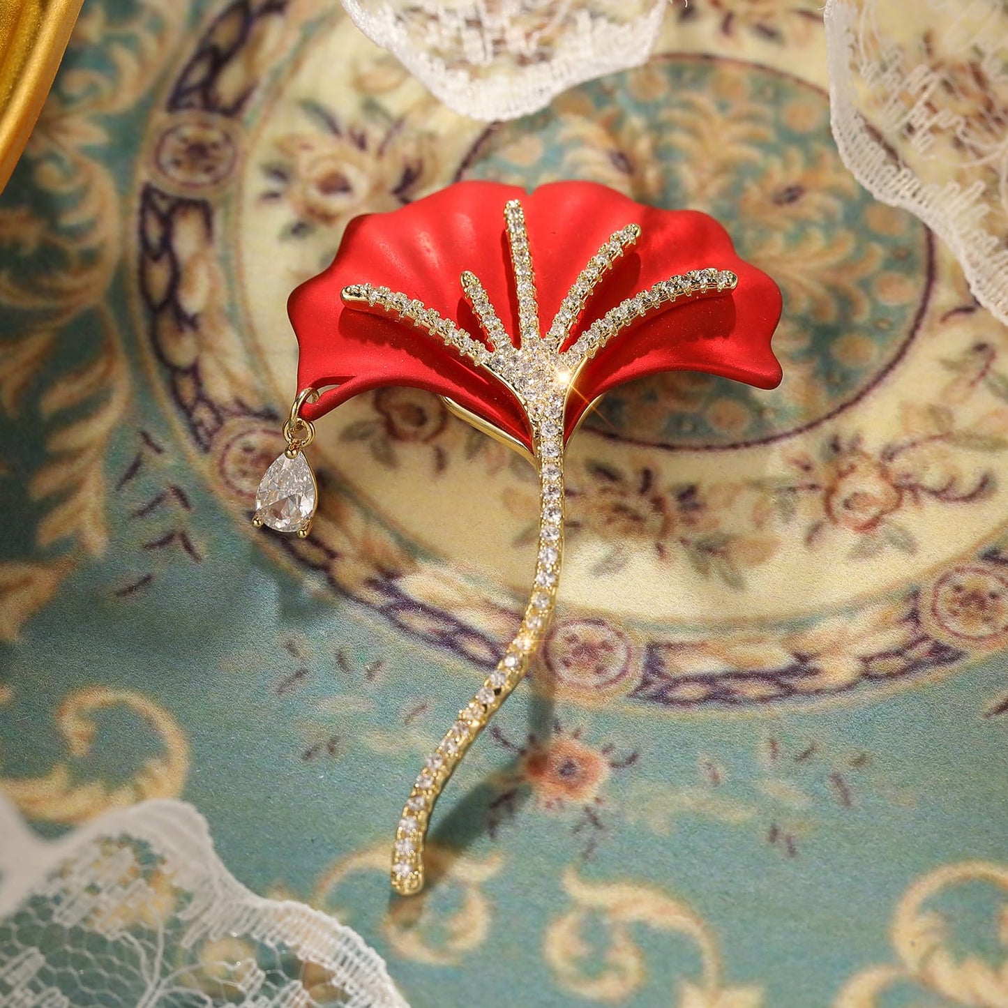 AILONMEI Floral Series Brooch Pins For Women Fashion Costume Pearl Flower Designer Broach & Pins Jewelry Christmas Gift (Ginkgo Leaf)