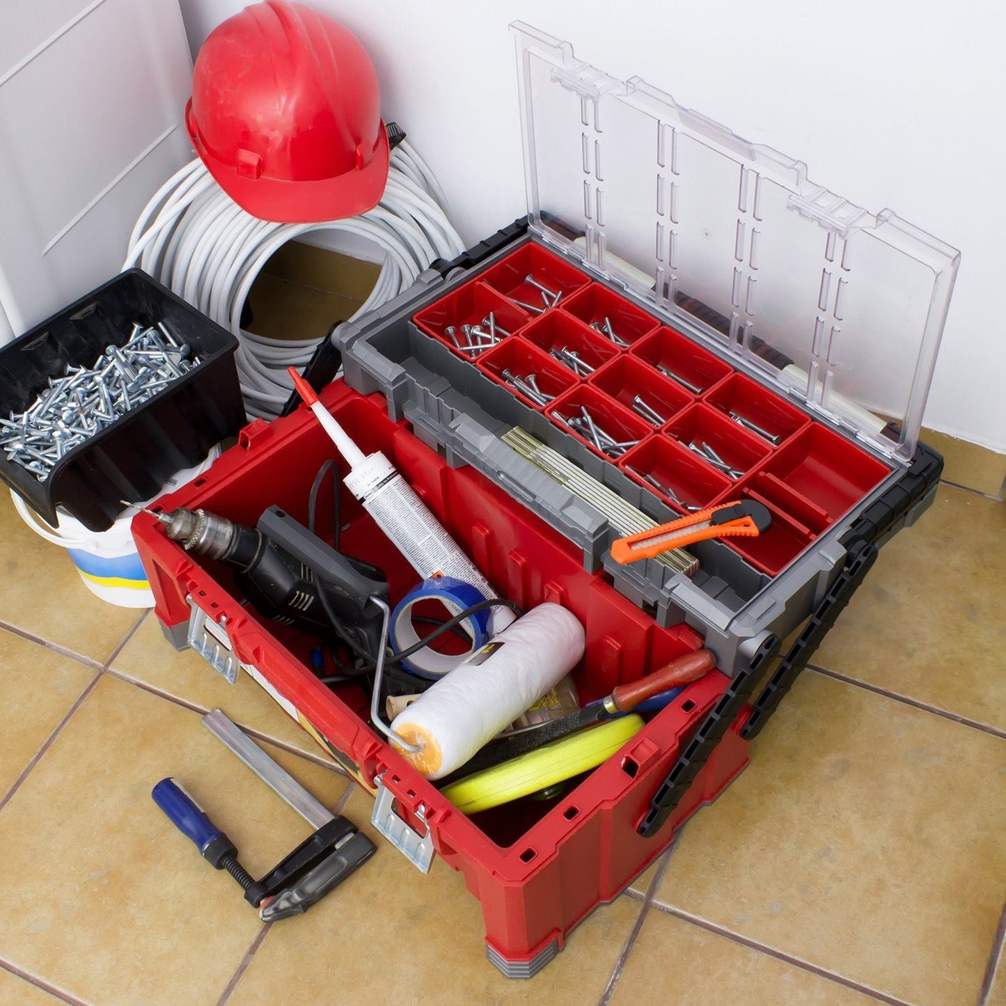 Keter 17187311 Tool Box Including Assorted Master Pro Series Cantilever Tool Box 22 Inches Plastic Red