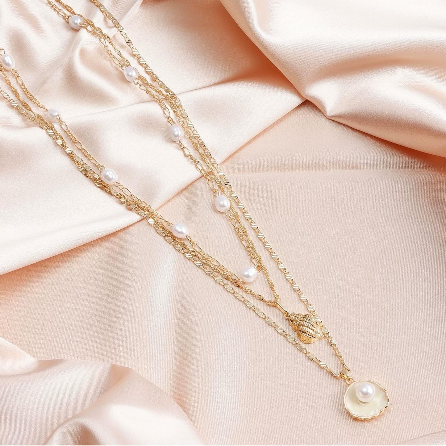 Shell Starfish Necklace for Women Gold Tone Layered Beach Jewelry Pearl Seashell Charm Adjustable Coastal Necklace for Summer Vacation Outfits Gifts