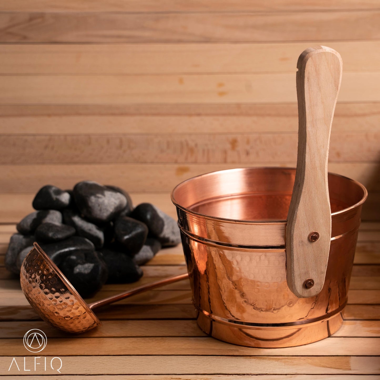 ALFIQ Hammered Copper Sauna Bucket & Ladle Set - Handcrafted Pure Copper Turkish Hammam Spa Accessory, Traditional Sauna Water Bucket with Wooden Handle, Polished Finish, Durable Artisan Design