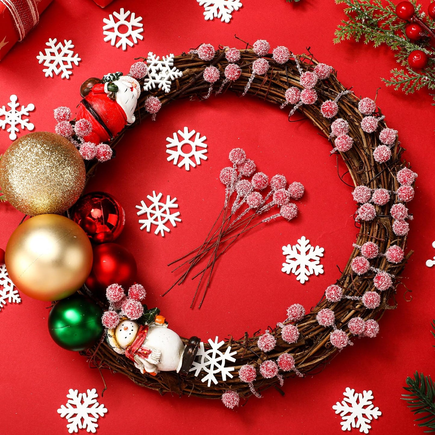 Suncalla 300 Pcs Snowy Artificial Holly Berry Stems Christmas Berry Picks Bulk Mini Fake Red Picks Flocked Ornaments for Christmas Tree Branches Fillers Wreath Home Xmas Winter Holiday Decorations