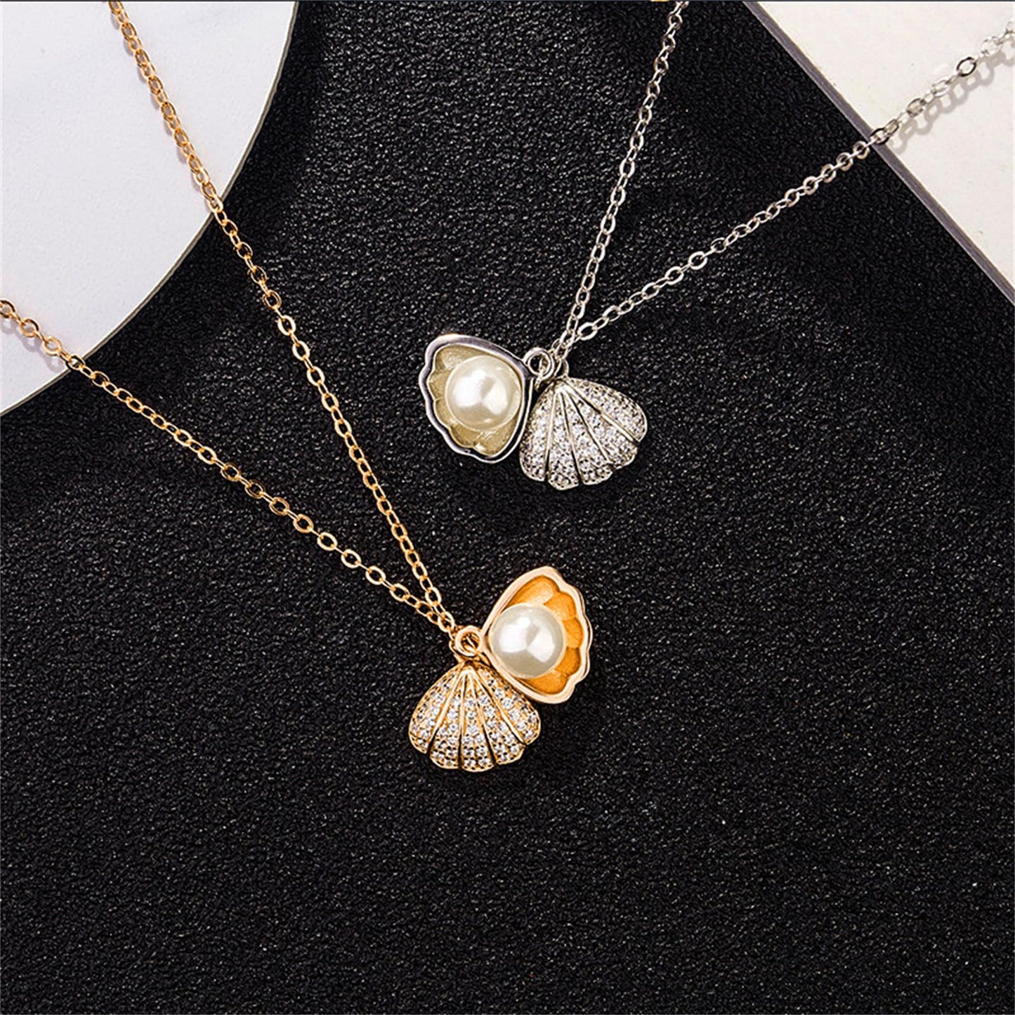 Seashell Pearl Pendant Necklace for Women Gold Silver Plated Bohemian Clamshell Scallop Sea Shell Ocean Animal Chic Rhinestone Cubic Zirconia Chain Necklace for Summer Beach Holiday Jewelry Gifts (Gold)
