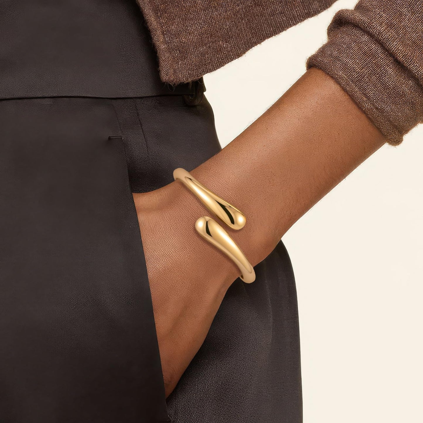Yowivon Gold Bangles for Women, 2PCS Thin Teardrop and Wave Gold Bracelet Set, Hinged Bangle Bracelets Stack for Women, Non Tarnish Wrist Cuff, Trendy Jewelry Gifts for Christmas Valentine Birthday