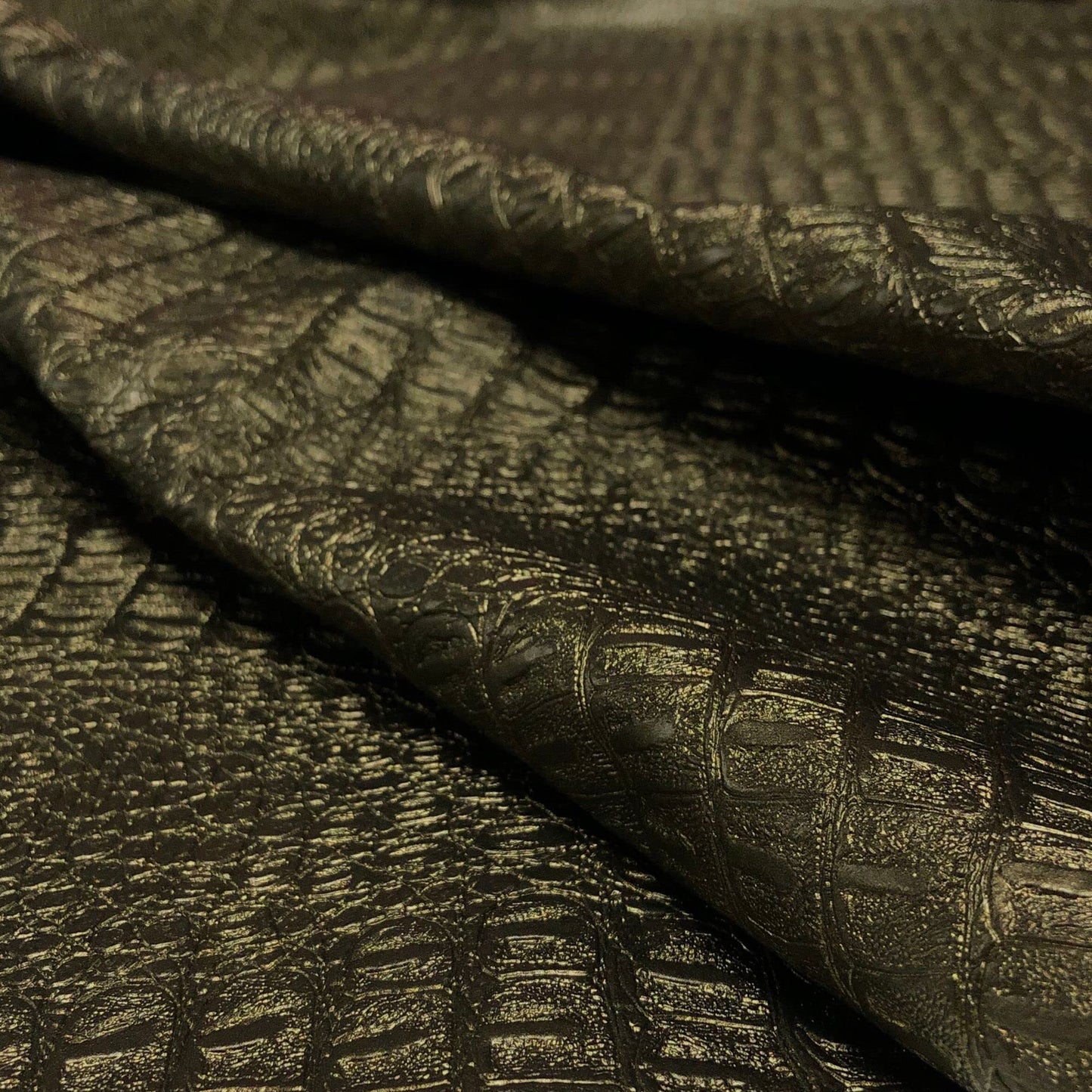 Alligator Fabric, Soft Textured Crocodile Vinyl Faux Leather, Gator Skin Embossed Upholstery DIY Craft and Clips Pleather Sheets – Individual 1 Yard Cut 36”x54” (Emerald Metallic)