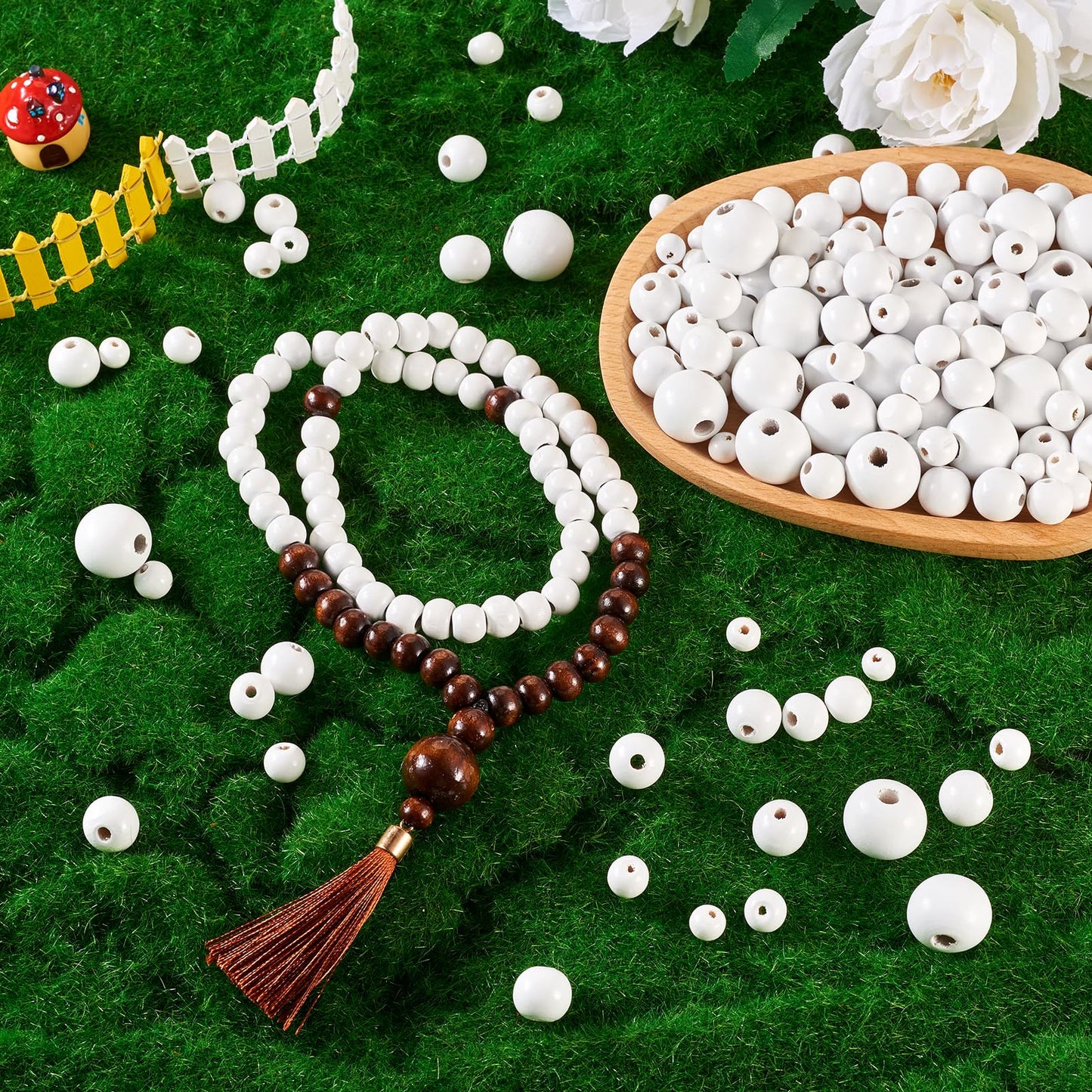Pandahall 555 Pcs White Wooden Beads - 5 Sizes, Natural Wood Round Bead, Painted Wood, Large Hole, Wooden Spacer, Smooth for Farmhouse Garland, Craft Decor, Jewelry Making