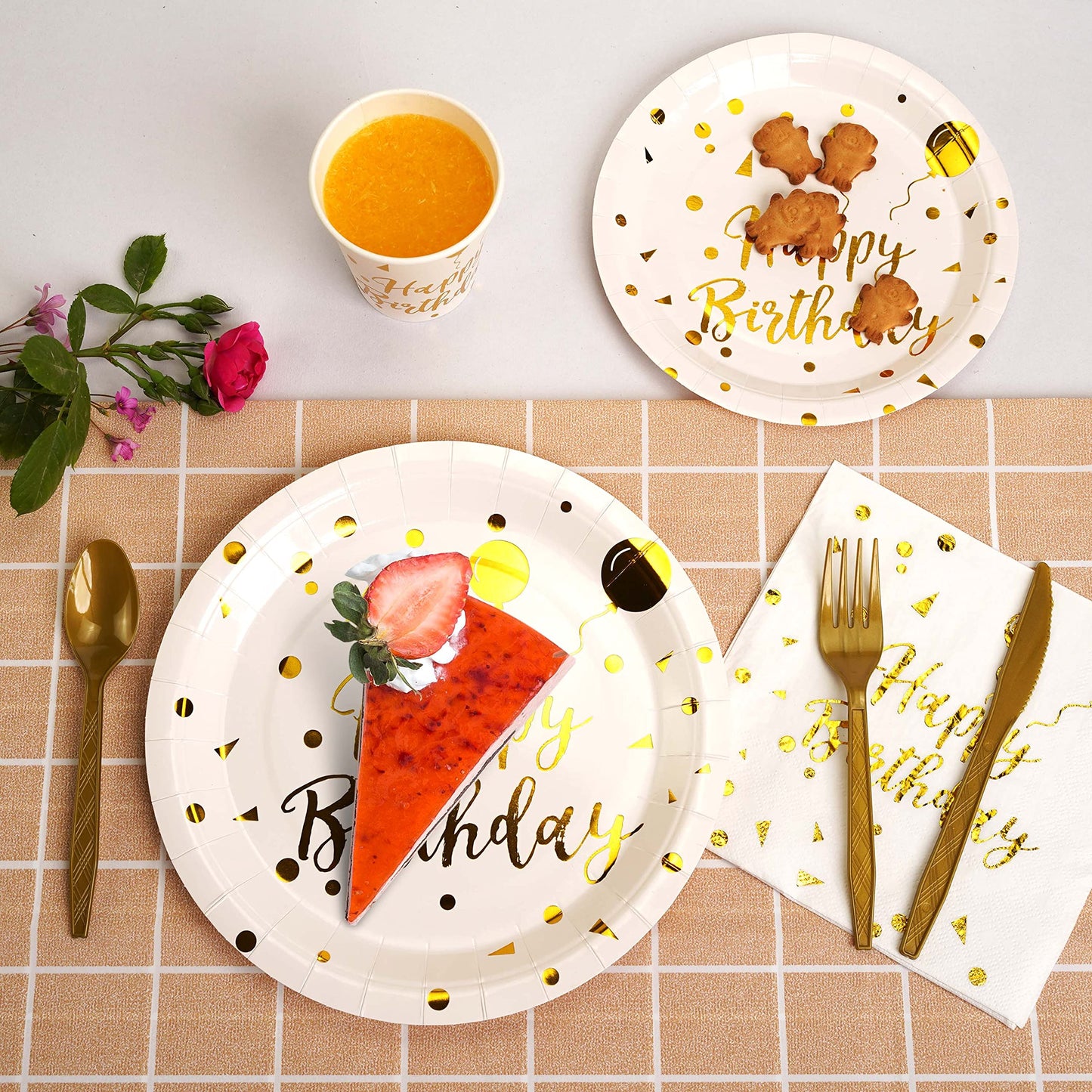 200 pieces of white and gold birthday party supplies, disposable happy birthday tableware set, gold plastic knives, forks, spoons, straws. Birthday themed tray, cup,25Guests（white）