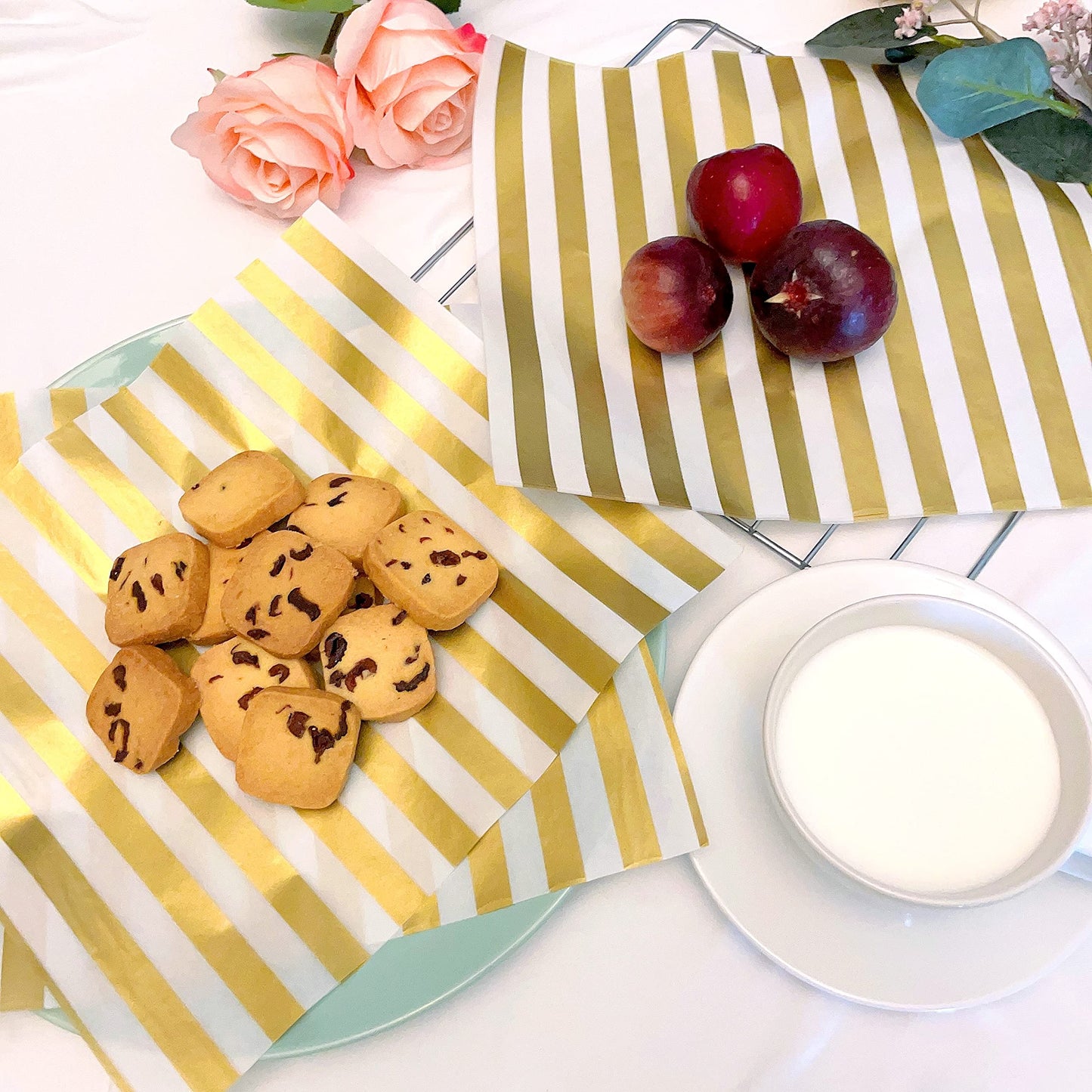 Suiwen 150 Gold and White, Black and White Striped Wax Paper, Food Picnic Paper, Greaseproof Paper,Waterproof Dry Hamburger Paper Liners Wrapping Tissue for Plastic Food Basket(Gold/Black/White)