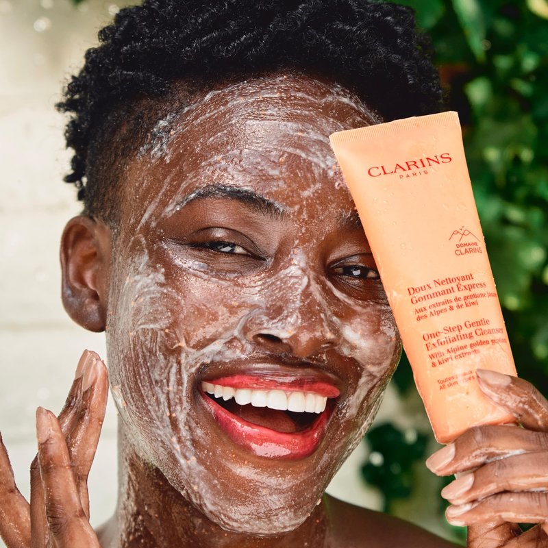Clarins One-Step Gentle Exfoliating Cleanser | 3-In-1 Cleanser, Makeup Remover and Exfoliator | Boosts Radiance | Plant-Based Exfoliating Beads | All Skin Types | 4.3 Ounces