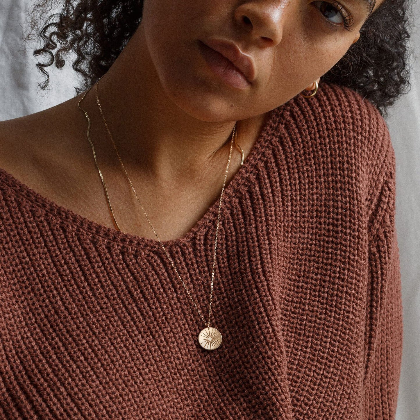 VRIUA Sun Necklace for Women 14k Gold Plated Dainty Disc Sun Pendant Gold Coin Necklace Minimalist Simple Jewelry