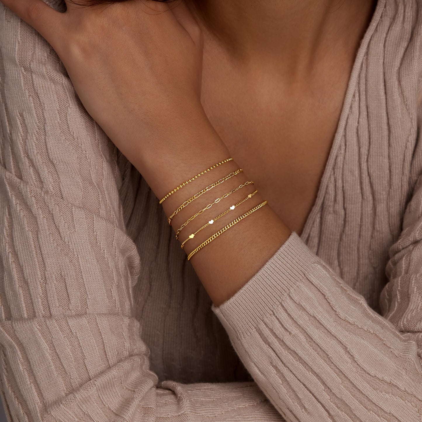 Gold Bracelets for Women Waterproof, Gold Dainty Jewelry Sets Gifts for Women, Stackable Layered Simple Thin Beaded/Cuban/Paperclip/Heart/Figaro Bracelets for Women Fashion Accessories