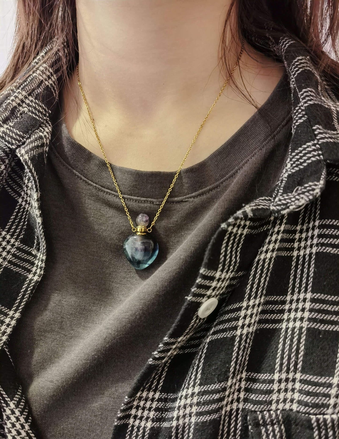Ladywowu Perfume Bottle Necklace, Heart Shape Fluorite Crystal Necklace, Natural Gemstone necklaces for Women, Heaing Stone Vial Necklace Pendant for Liquid, Essential Oil