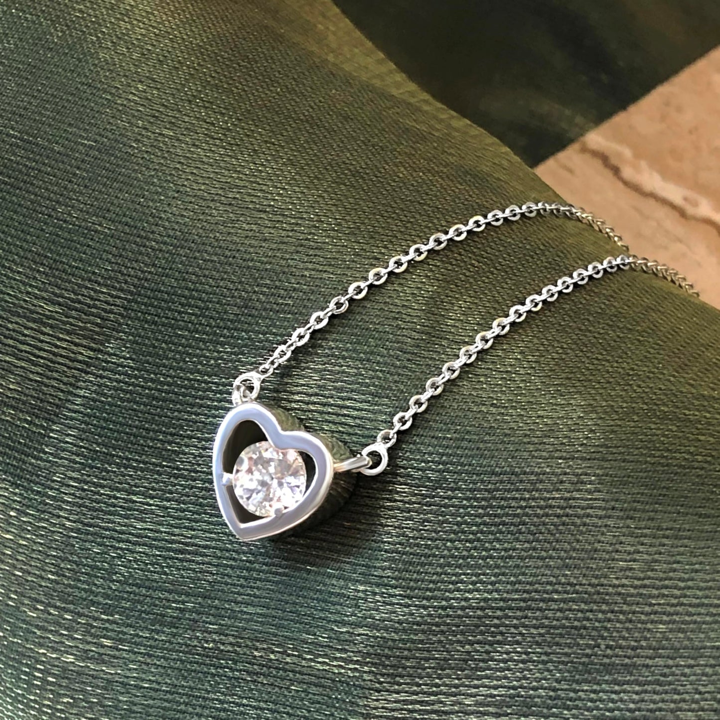 Zeffy Silver Necklace for Women Simple Tiny CZ Heart Pendant Cubic Zirconia Cute Love Necklaces Dainty Sterling Silver Diamond Necklace Heart Choker Trendy Minimalist Jewelry Gifts